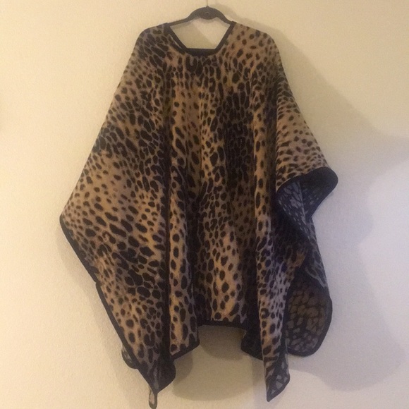 Gorgeous Marc NY Leopard Pancho - Picture 4 of 4